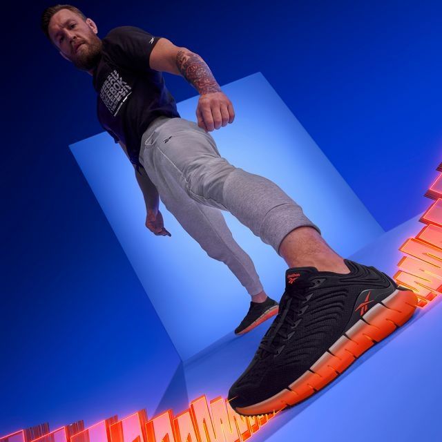 קונור מקגרגור לריבוק, רשמי
