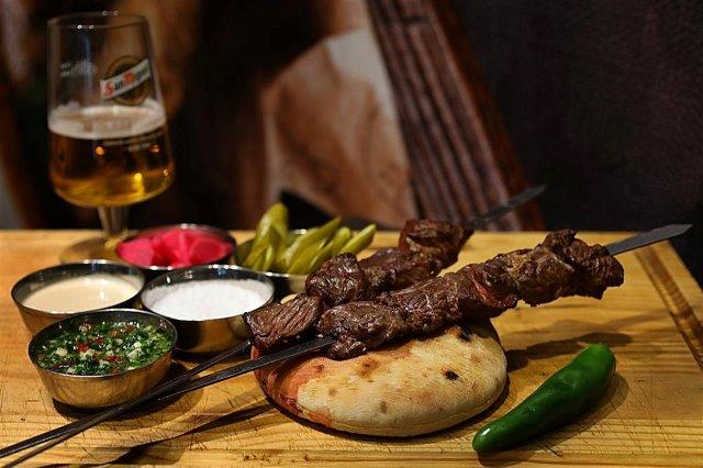 חינאווי בפיתה, יח"צ