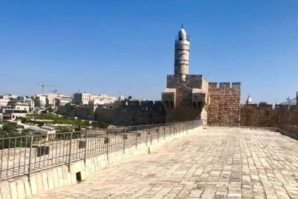 ירושלים פנים רבות לה