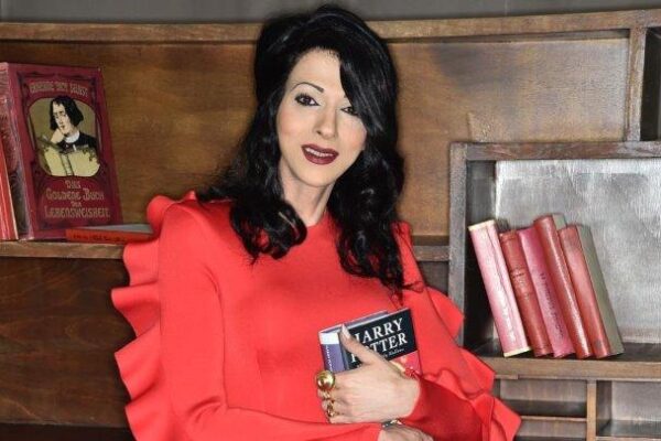 סוכנת ספרותית: דנה אינטרנשיונל הוחתמה בסוכנות של ג`יי קיי רולינג