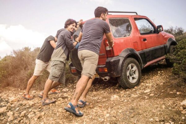 הנעלול: מה קורה כשסוקר מפונפן פוגש בסנדל שטח?