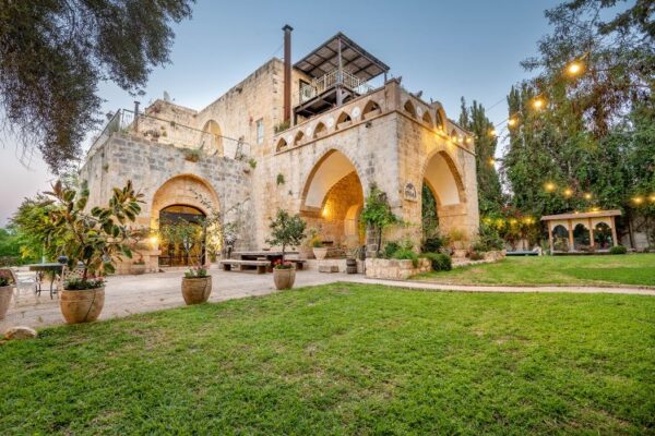 מעוניינים בחופשה? ותרו על מלון ולכו לנפוש בטירה מהאגדות