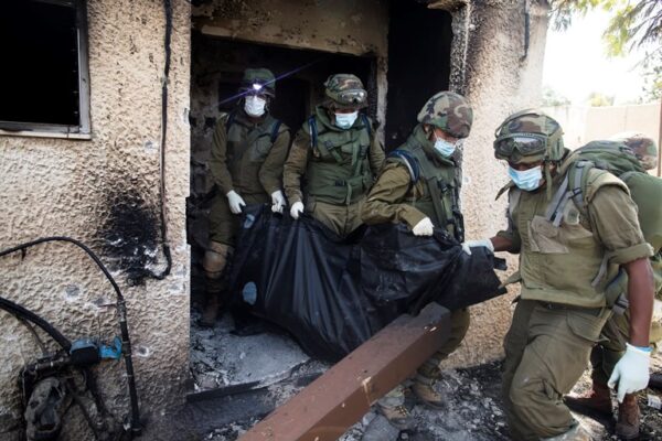 מלחמה דרך העדשה: תערוכת "עדות מקומית" בצל טבח ה-7 באוקטובר