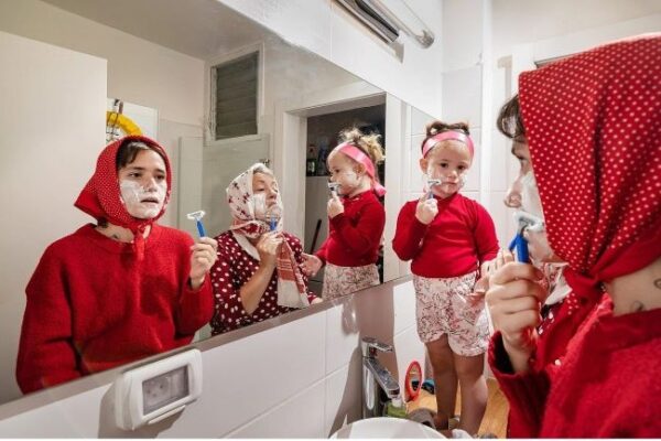 מכוניות חרוכות ממתחם הנובה ופורטרטים של החטופים: יריד האמנות צבע טרי נפתח