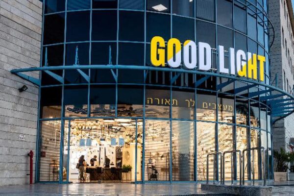 כתבה מלאת אור